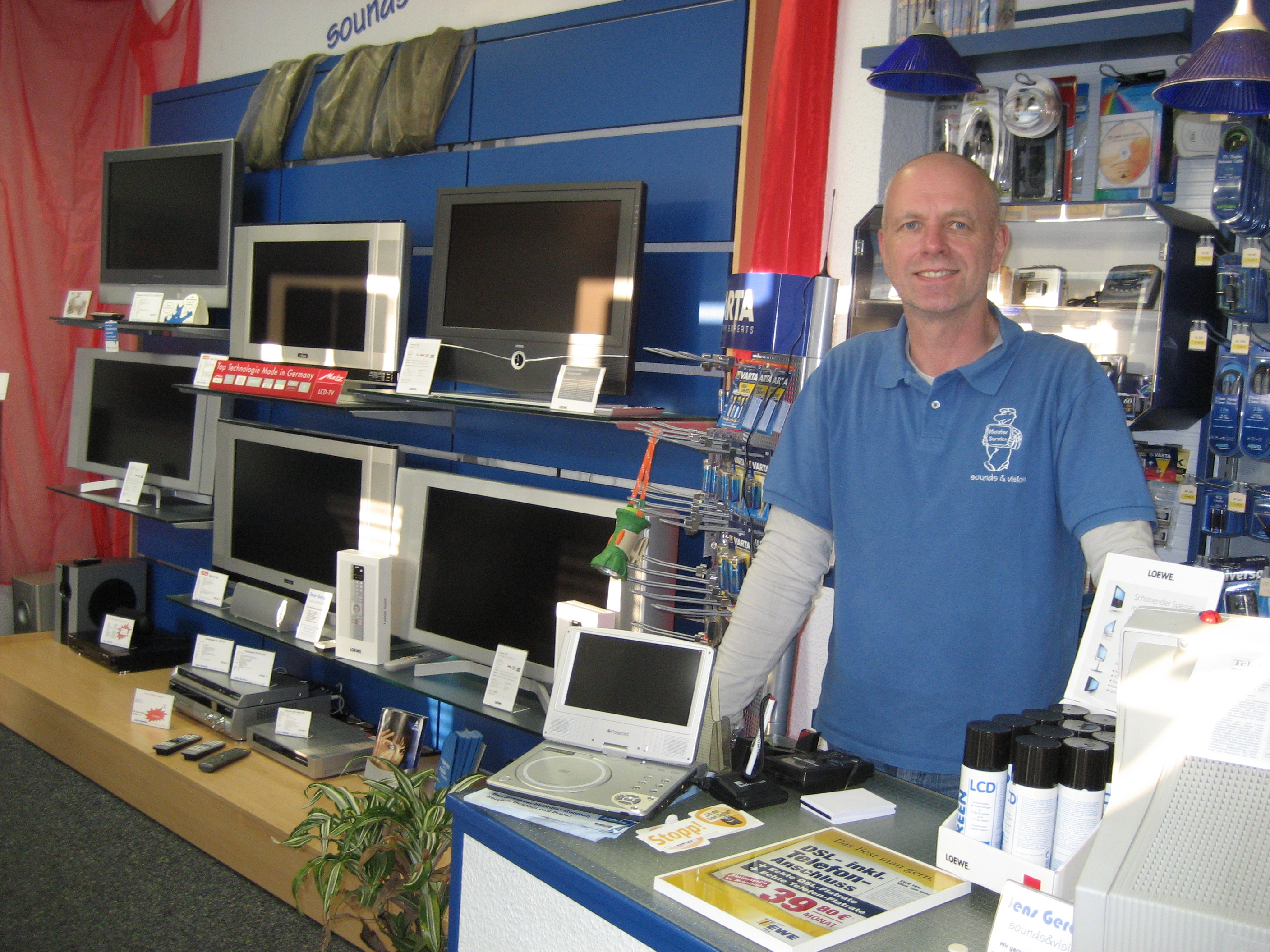 Immer für Sie da, Hand drauf.